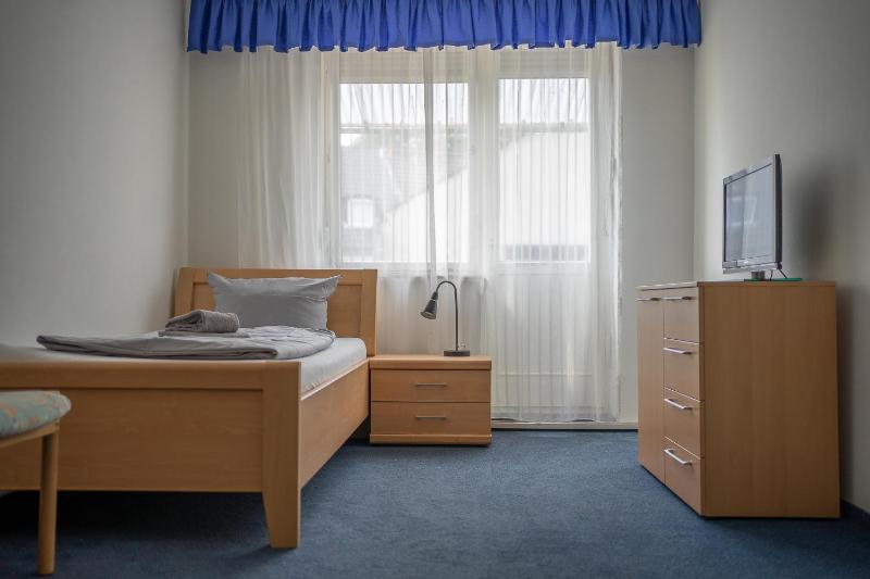 Single Room image 4