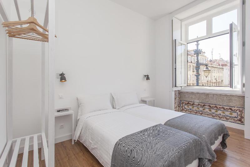 Suite with City View image 4