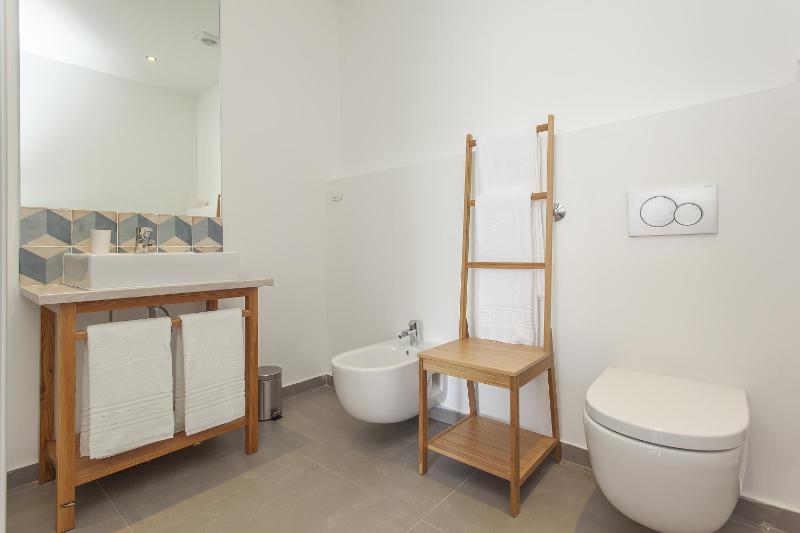 Suite with City View image 3