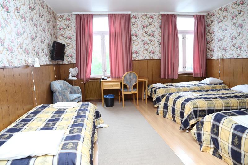 Family Room (2 Adults + 2 Children) image 2