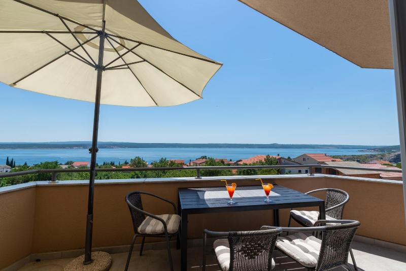 Apartment with Sea View image 2