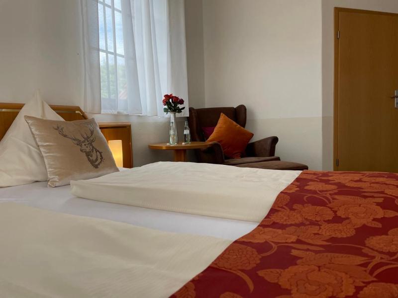 Double Room image 3