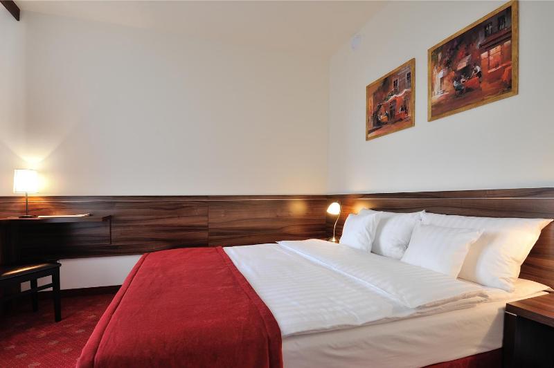 Deluxe Room image 4