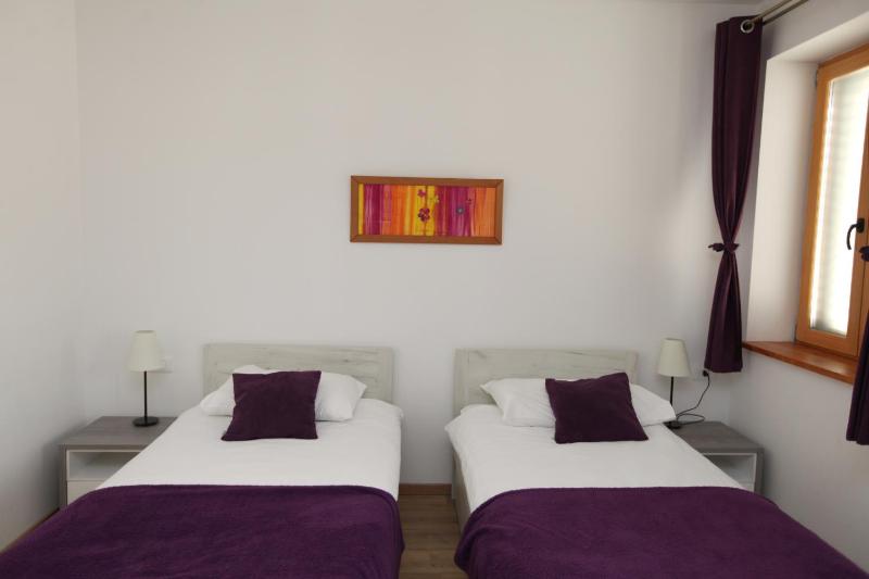 Superior Twin Room image 4