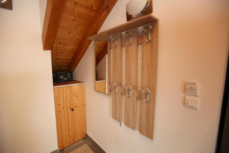 Deluxe King Room image 3