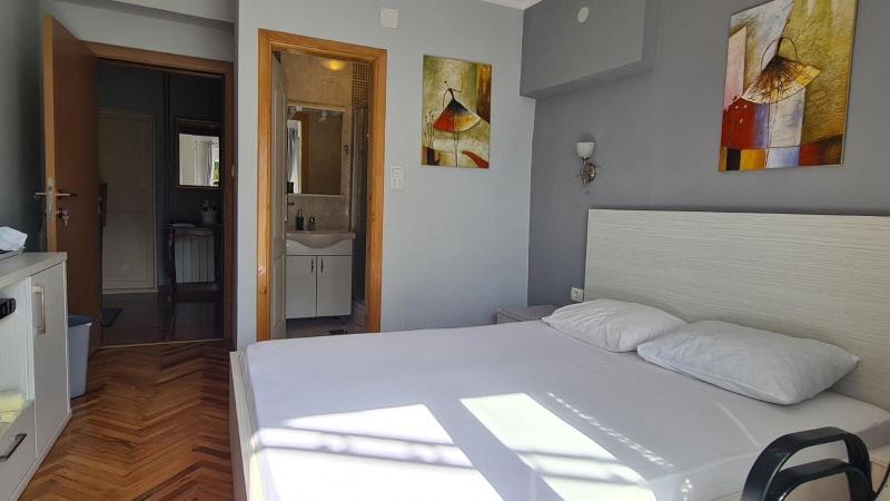Apartments Lara - image 8