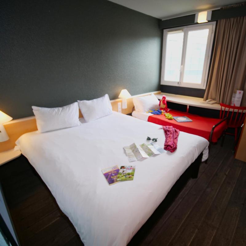 Double Room with Extra Bed image 2