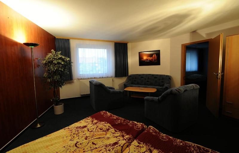 Quadruple Room image 2
