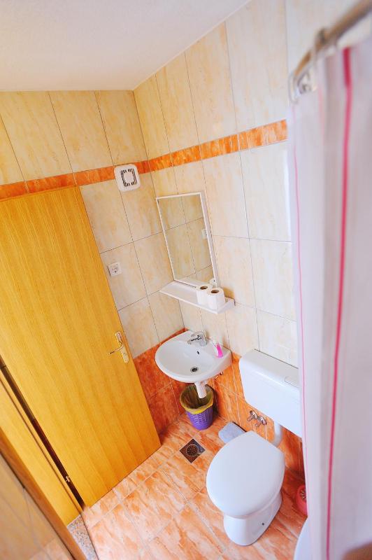 Single Room image 2