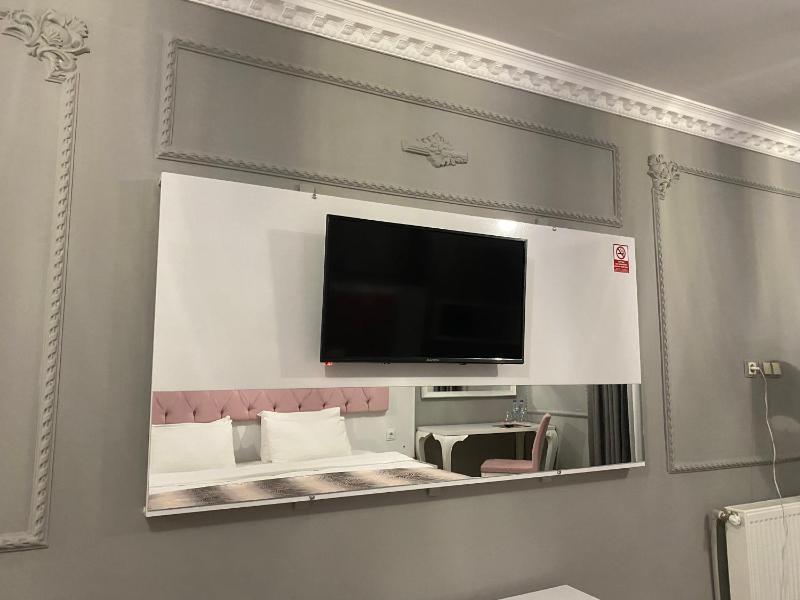 Triple Room with Garden View image 4