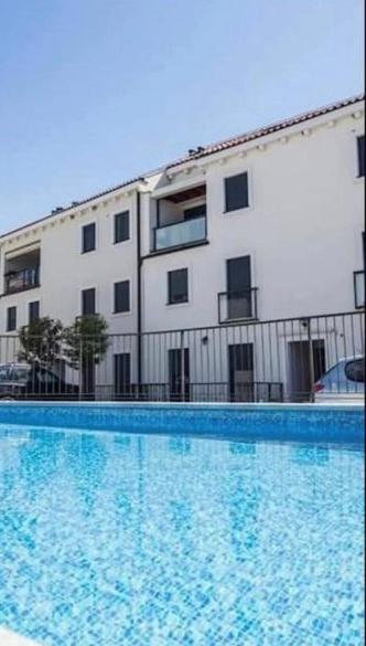Luxury Apartment Ani 100m to See with Pool & Parking Images