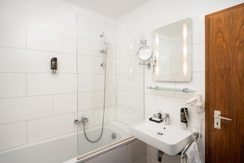 Standard Single Room image 2