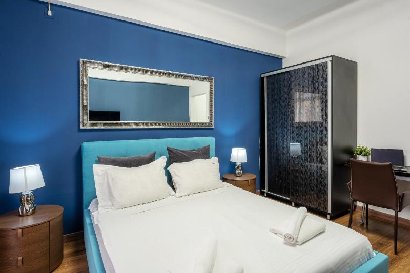 Metropole Apartments Studio City - image 11