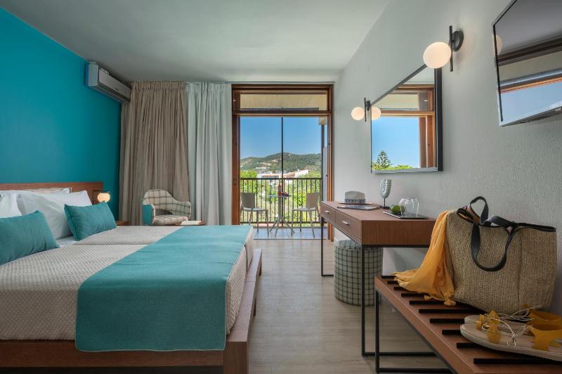 Standard Room Side sea view image 3