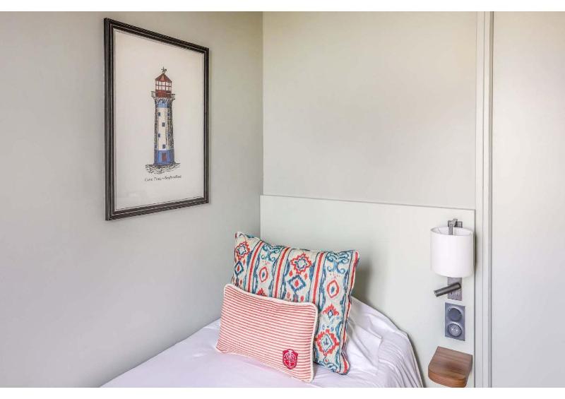 Family Room with Sea View image 4