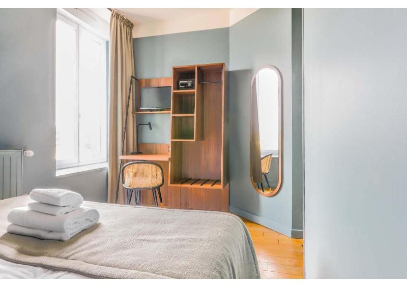 Double Room with Sea View image 1