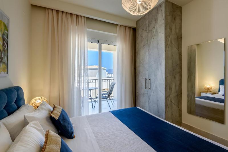 One-Bedroom Villa with Sharing Pool image 1