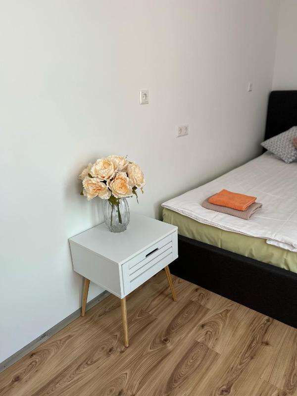 Twin Room with Private Bathroom image 3
