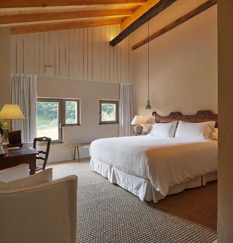 Deluxe Double Room image 4