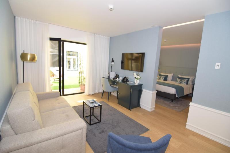 Deluxe Family Room image 1