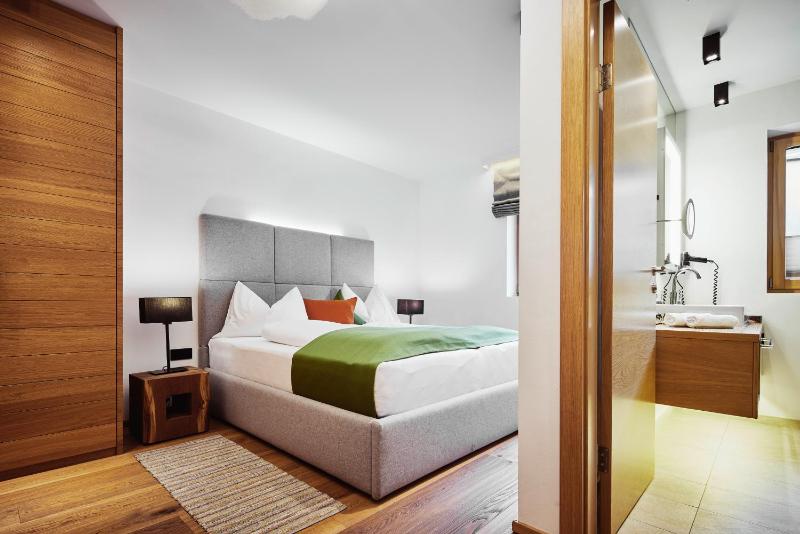 Superior Double Room image 1