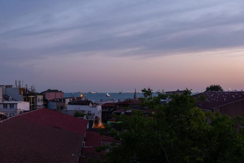 Two-Bedroom Apartment with Sea View image 2