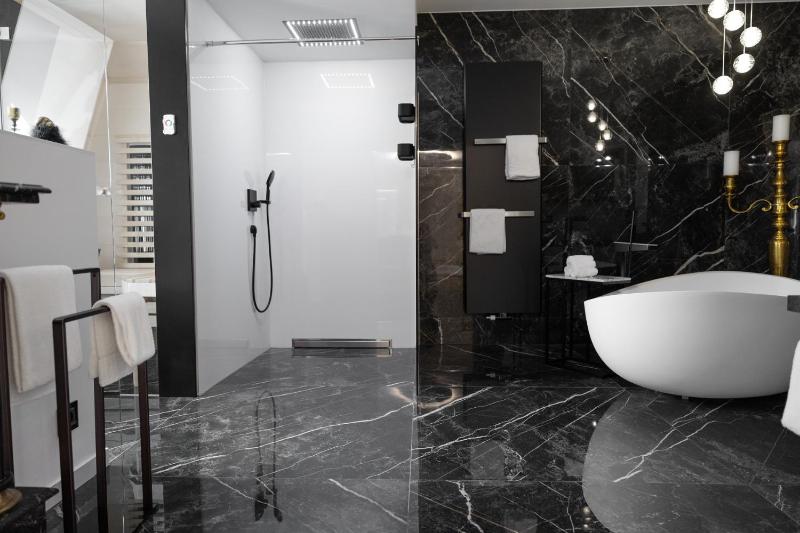 Superior Suite - Castle image 3