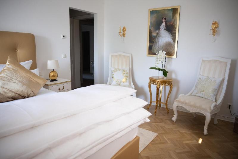 Suite - Castle image 1