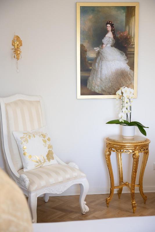 Suite - Castle image 3