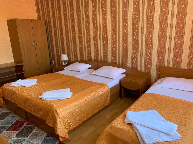 Triple Room with Balcony image 2