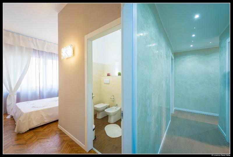 Standard Double Room image 4