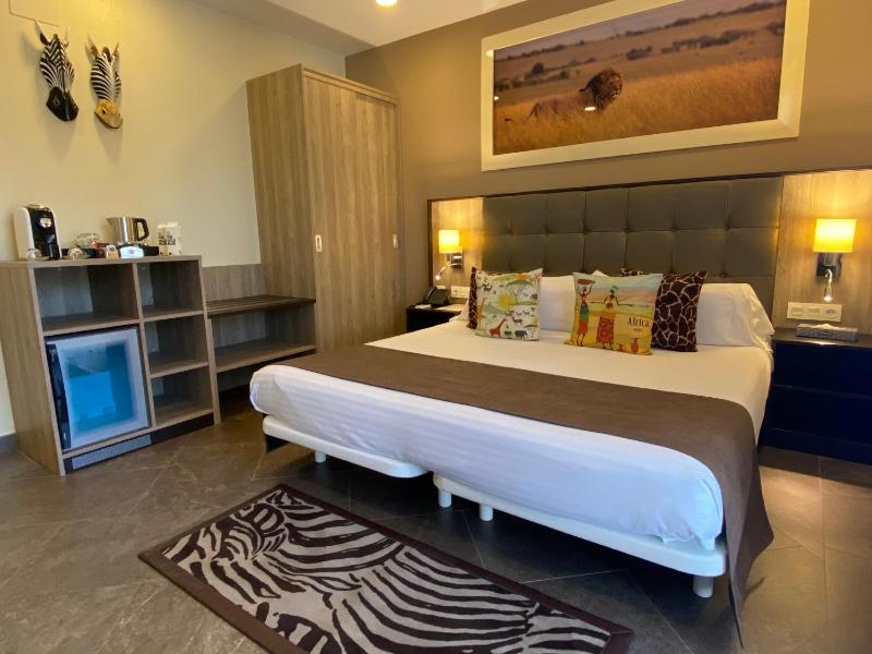 Premium Double Room with Terrace image 1