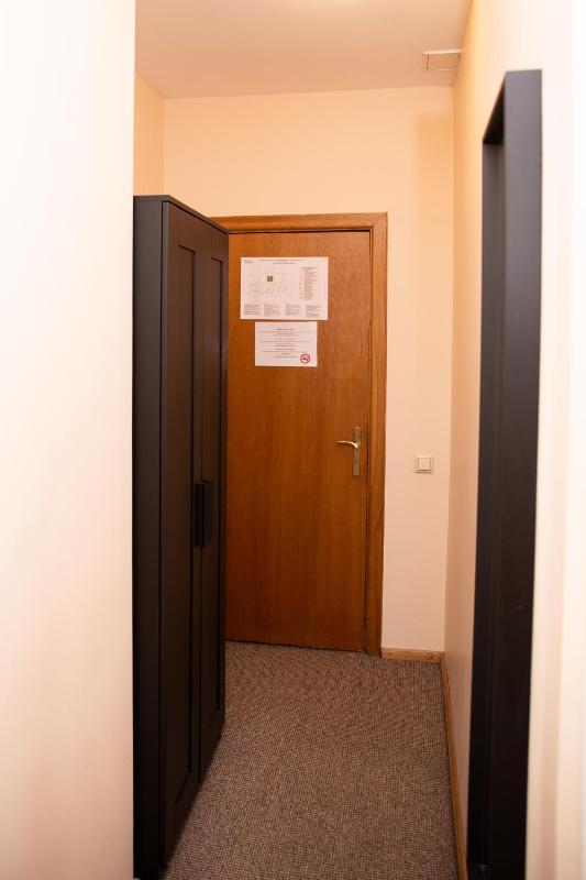 Single Room image 4