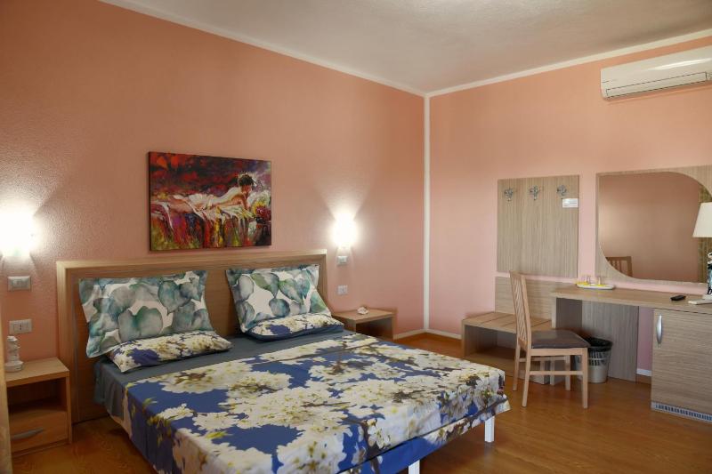 Superior Double Room image 1