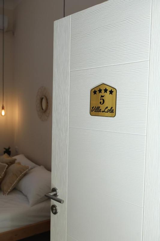 Luxury Triple Room image 3