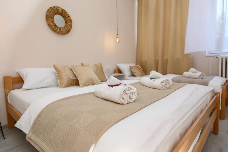 Luxury Triple Room image 2