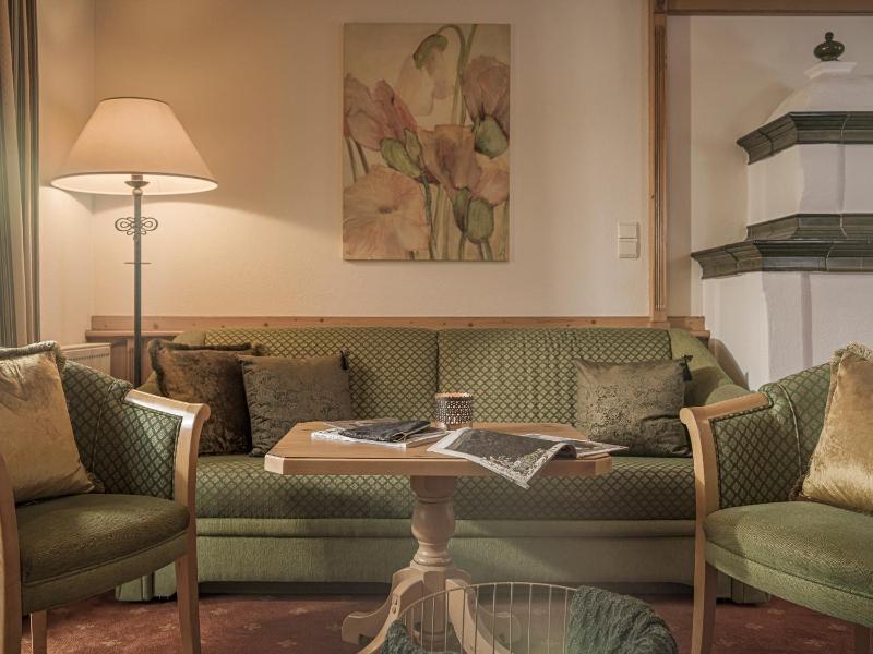 Deluxe Double Room with Balcony image 3