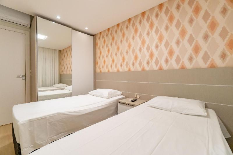 Cobertura com Jacuzzi Privativa em Condo de Luxo - image 12