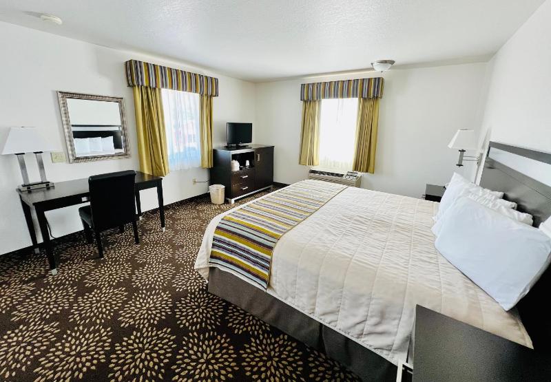 Deluxe King Room image 1