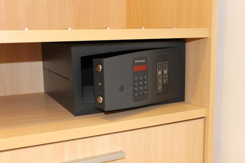 Single Room image 3
