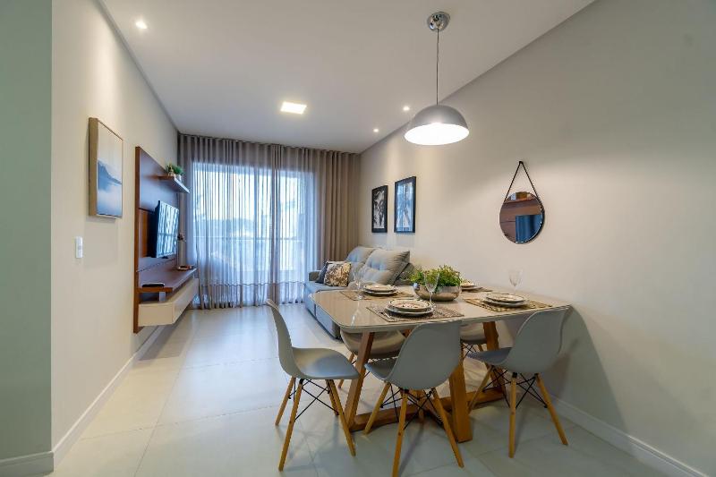 Elegante Apartamento no Centro de Bombinhas - image 12