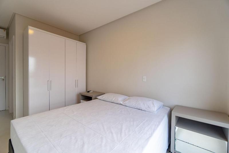 Elegante Apartamento no Centro de Bombinhas - image 19
