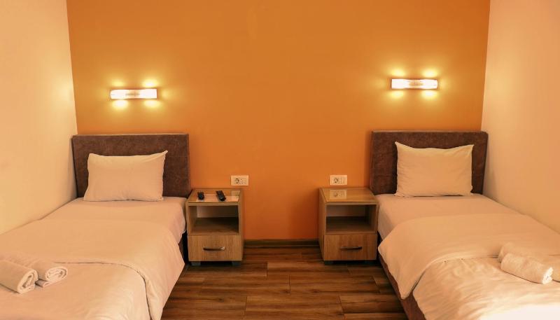 Twin Room with Balcony image 3