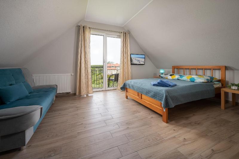 Quadruple Room with Balcony image 3