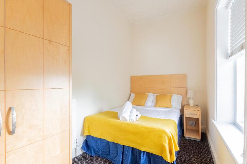 Small Double Room image 3