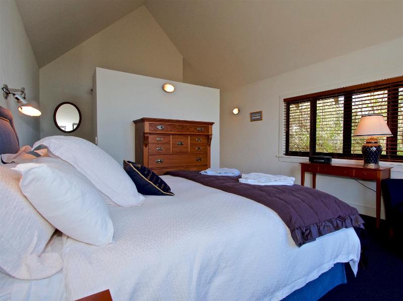 Kauawhi Lodge - Acacia Bay Holiday Home - image 9