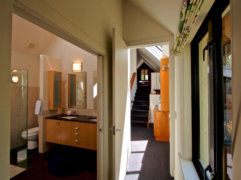 Kauawhi Lodge - Acacia Bay Holiday Home - image 14