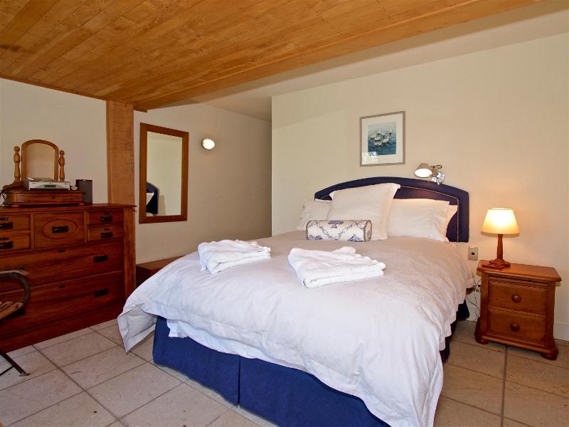 Kauawhi Lodge - Acacia Bay Holiday Home - image 6
