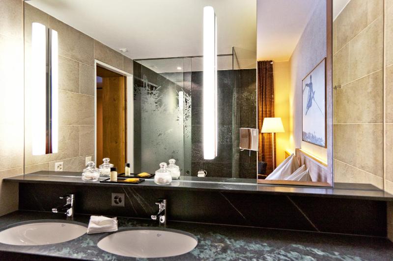 Superior Double Room image 4