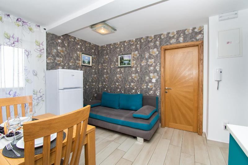 Apartment Lucija - image 12